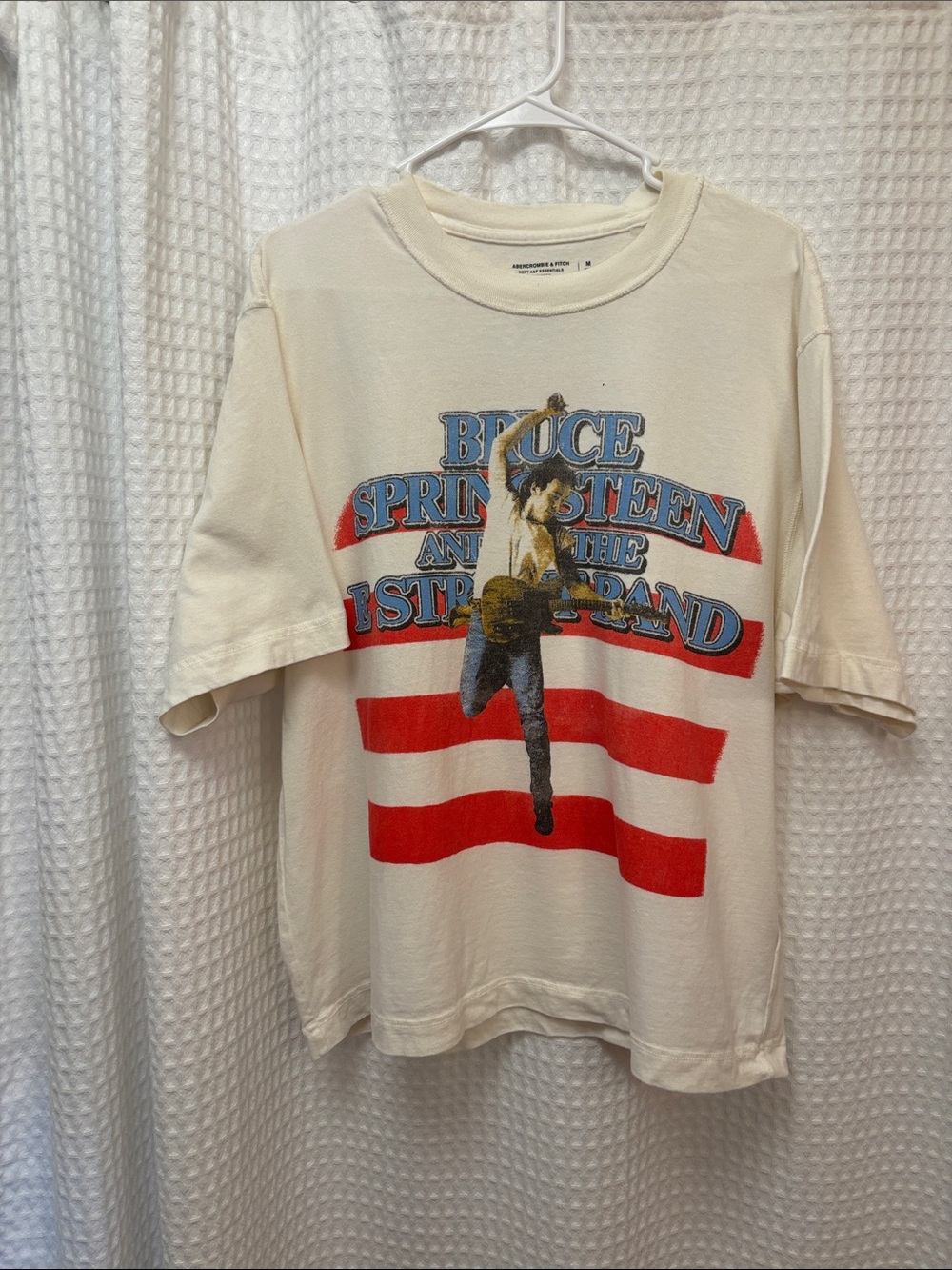 Abercrombie & Fitch Cream Bruce Springsteen Graphic Tee with Red and Blue Print